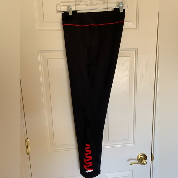NWT Chico’s Zenergy black leggings with red trim and leg accents. Sz 2 (12-14) - Picture 5 of 9